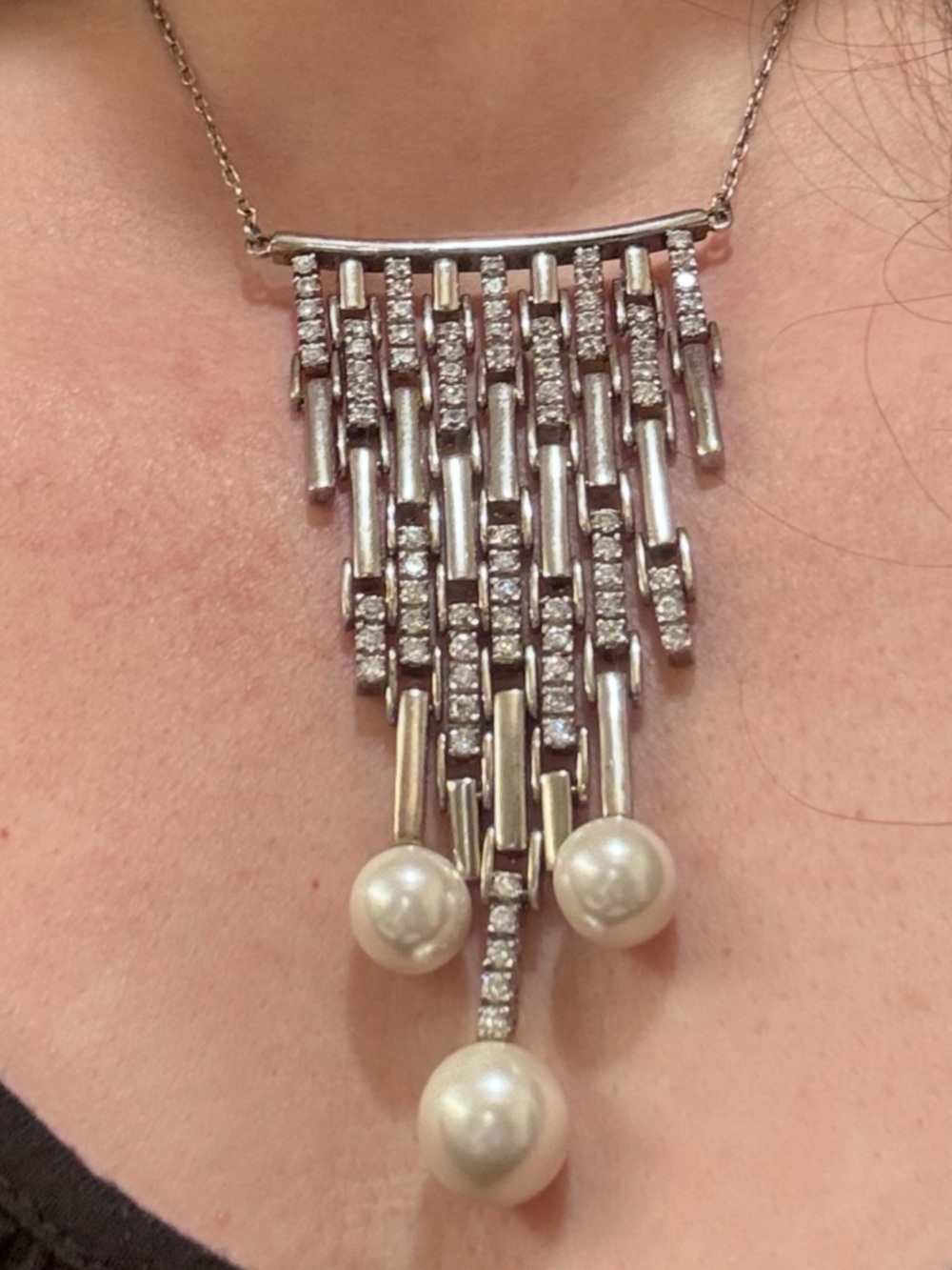 Vintage Beautiful silver and pearl necklace